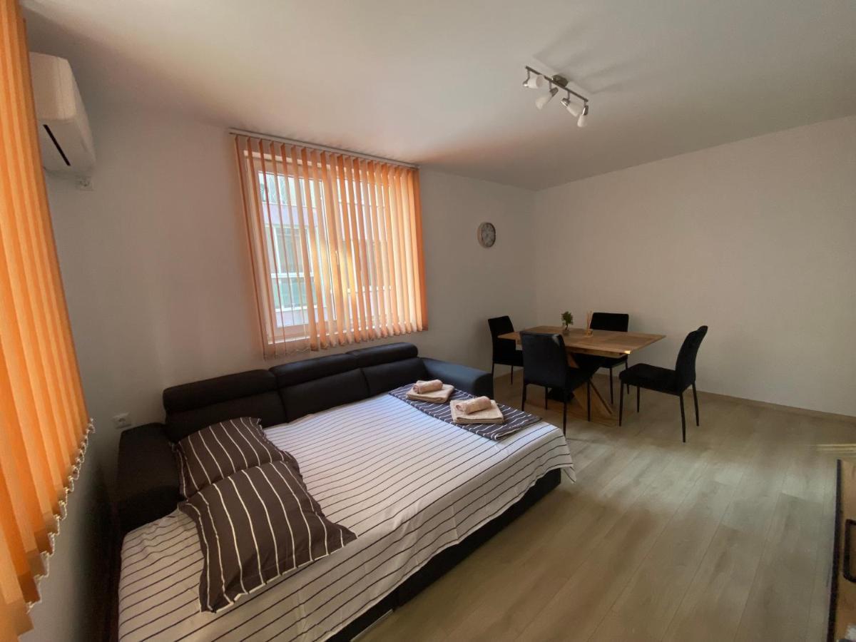 Apartamenti Eli Pomorie Luaran gambar